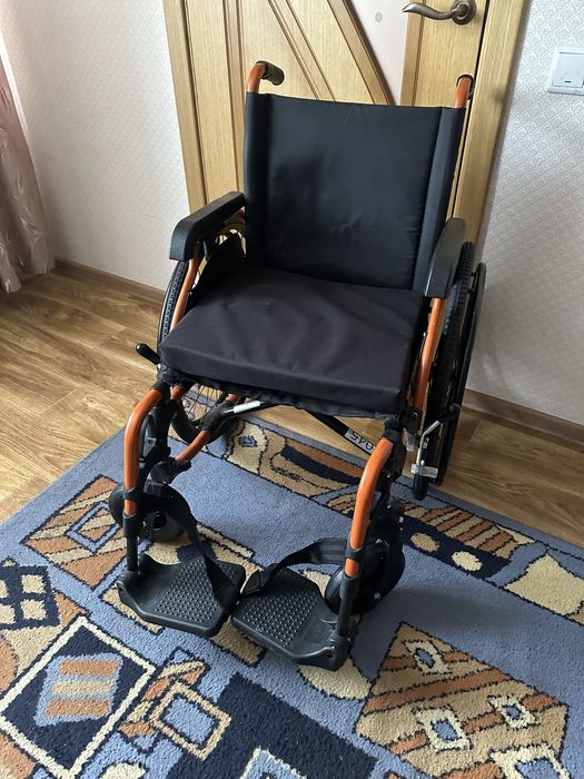Продам инвалидную коляску
