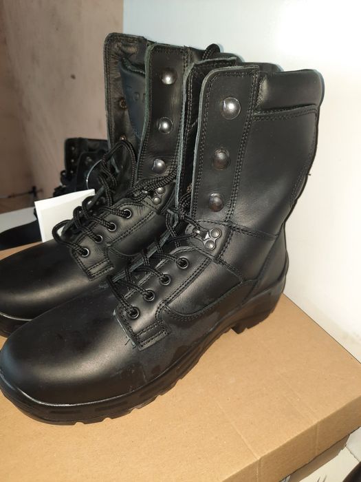 Чисто нови зимни и летни мъжки полеви обувки тип Кубинки 40 и 41