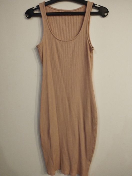 Лятна памучна рокля в бежов цвят