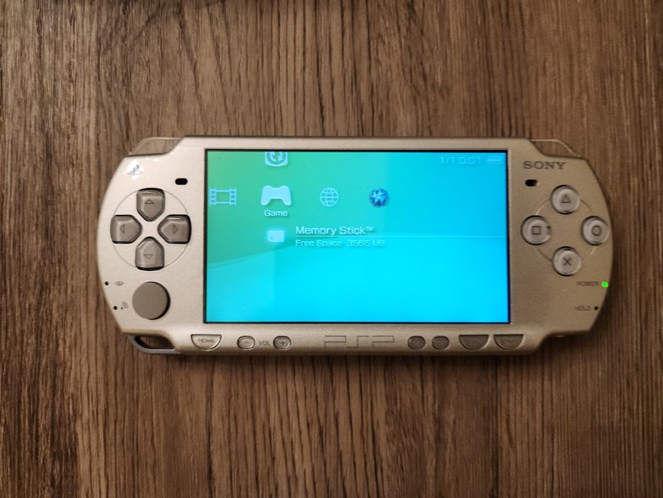 PlayStation Portabil (PSP) 2001 Silver - modat, complet functional