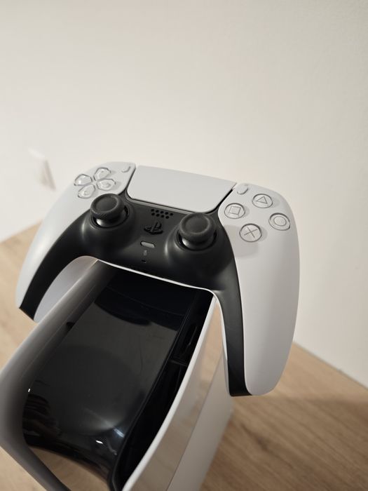 PlayStation 5 Slim [Digital Edition] почти нов! С гаранция 2г!!