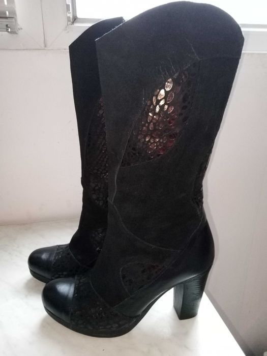 Елегантни ботуши от естествена кожа и велур