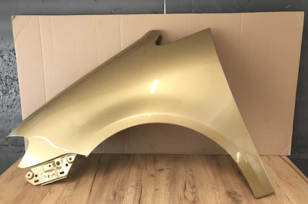 Aripa Fata Stanga VW Touran An 2007-2014 (LR7L (Auriu))