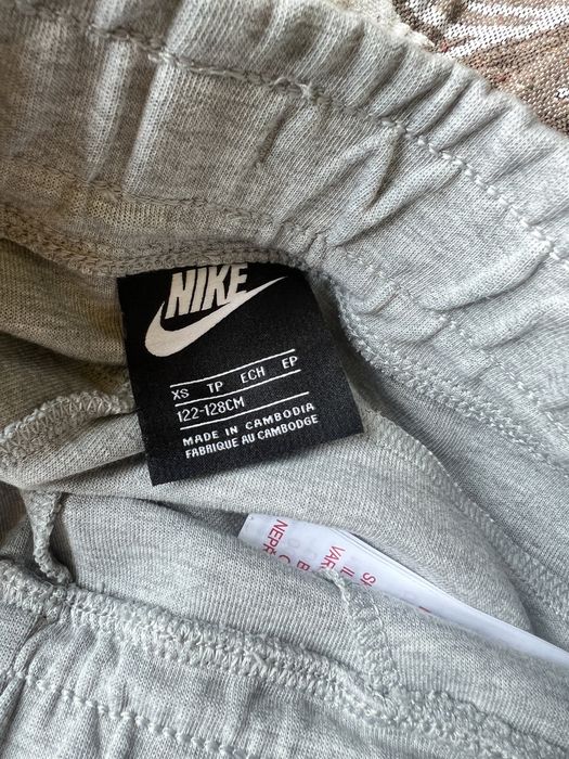 Pantaloni Nike Tech Fleece