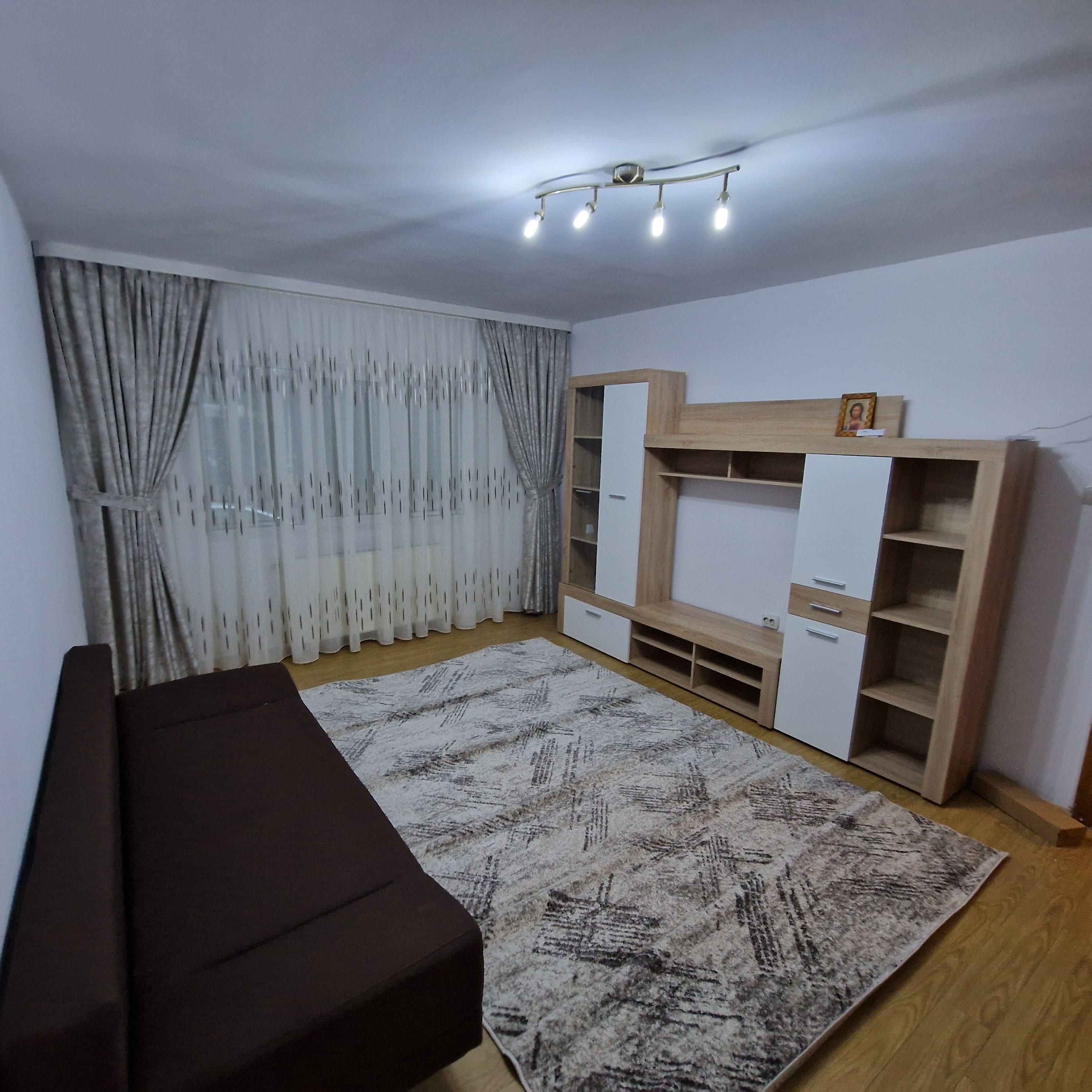 Apartament 3 camere de inchiriat la parter