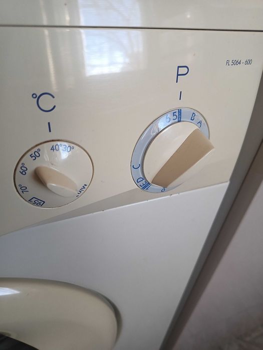 Пералня Whirlpool модел FL5064