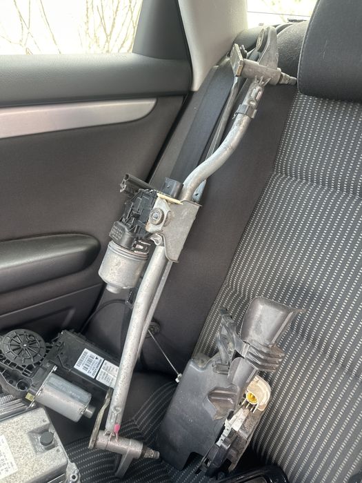 Plansa bord AUDI A4 B6 / B7 ceasuri clima stopuri oglinda coloana