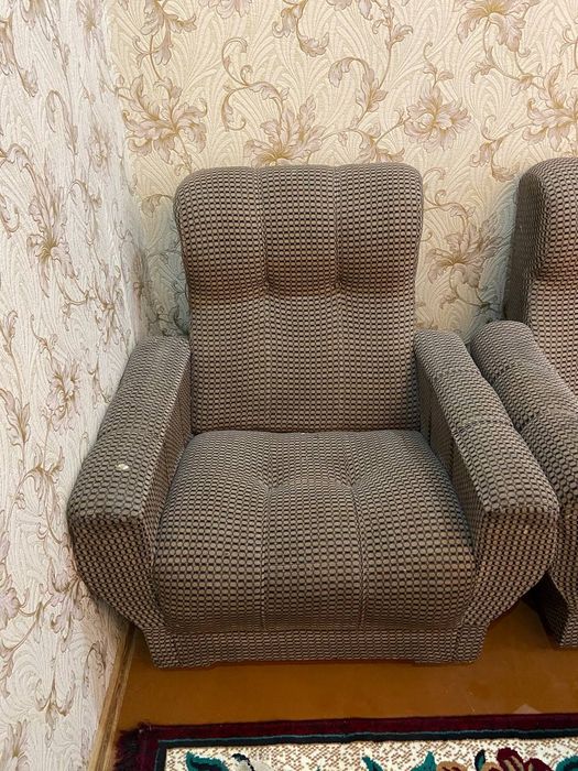 Бесплатно отдам диван кресло за бесплатно