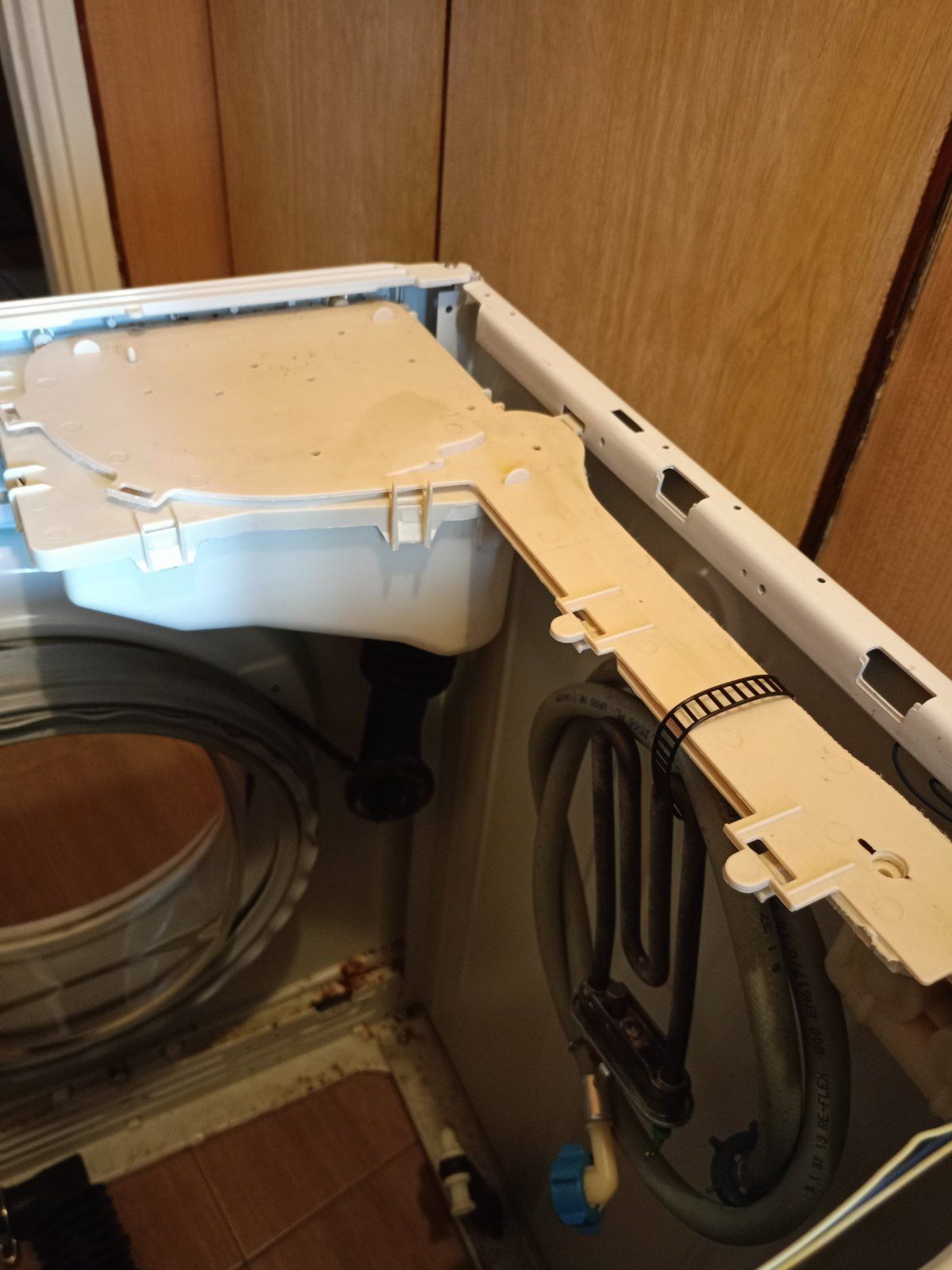 Пералня Indesit IWC71282 за части