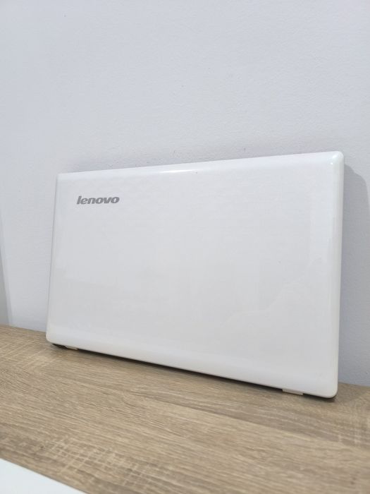 Lenovo i5 8gb 1000gb Video 2GB
