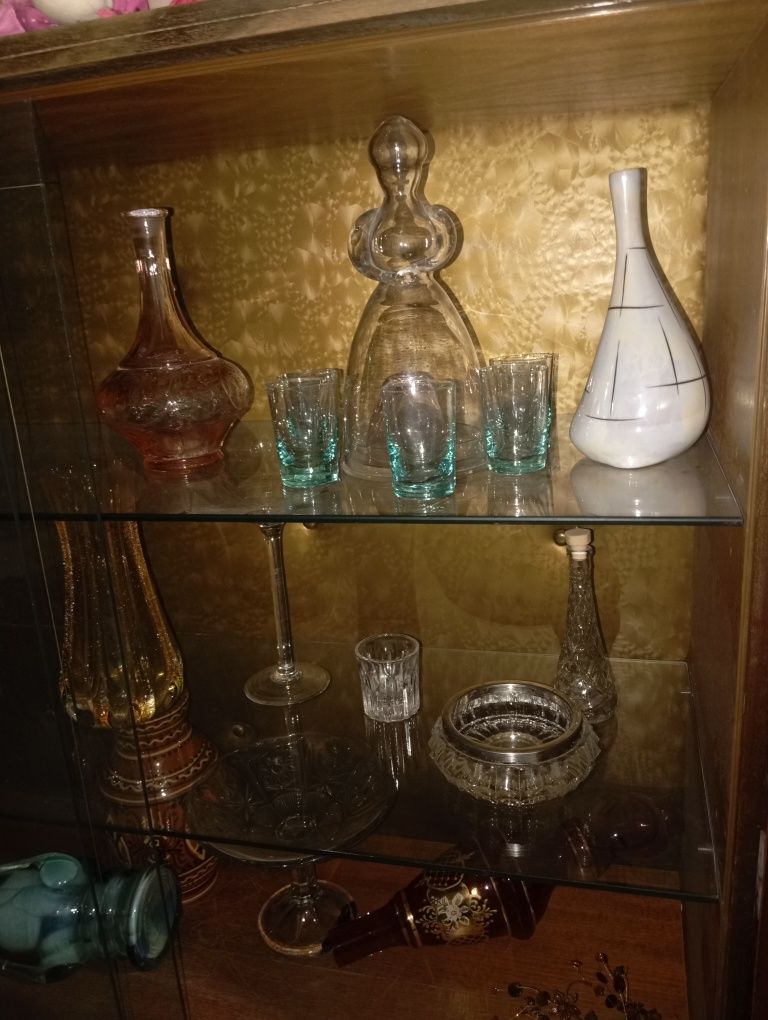 Продам статуэтки из серванта разное и советское цена за всё