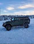 Vand jeep wrangler jk benzina