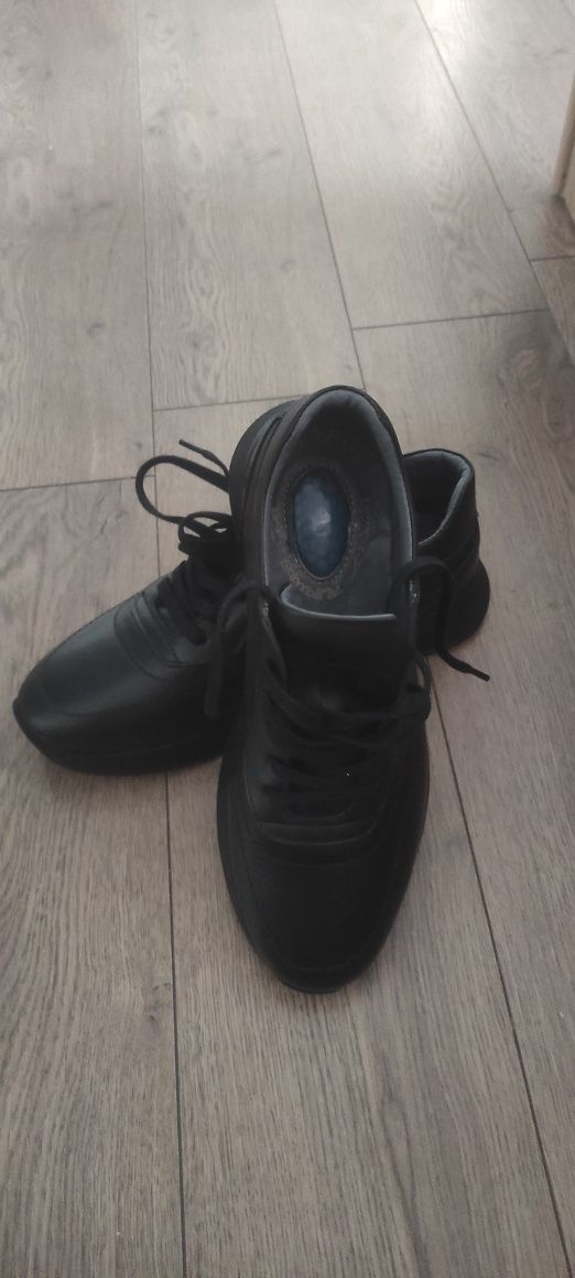 Pantofi ortopedici  noi din piele autentică culoare neagra