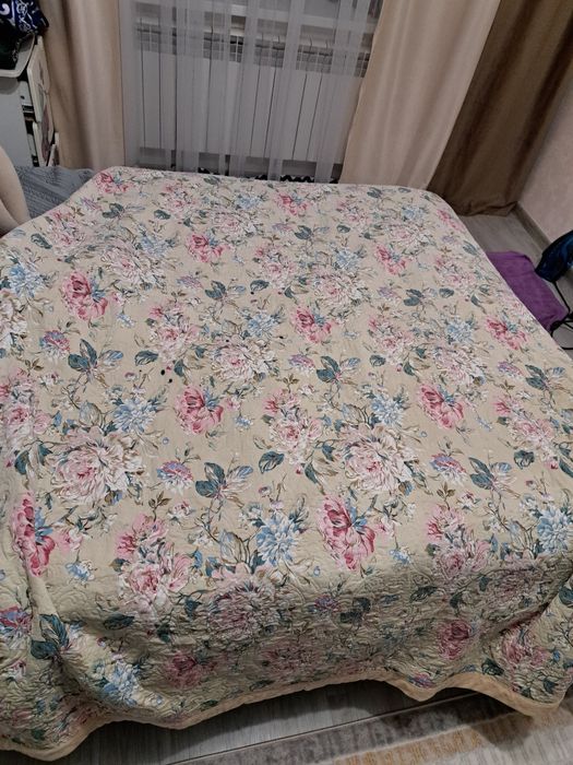 Продам одеяло в хорошем состоянии