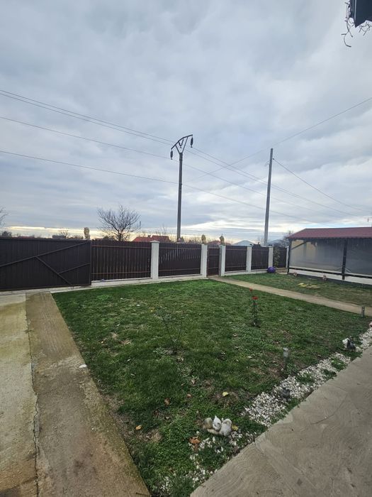 Casa de vanzare la gata