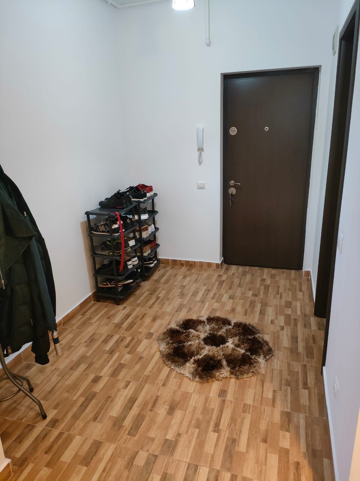 Închiriez apartament 2 camere