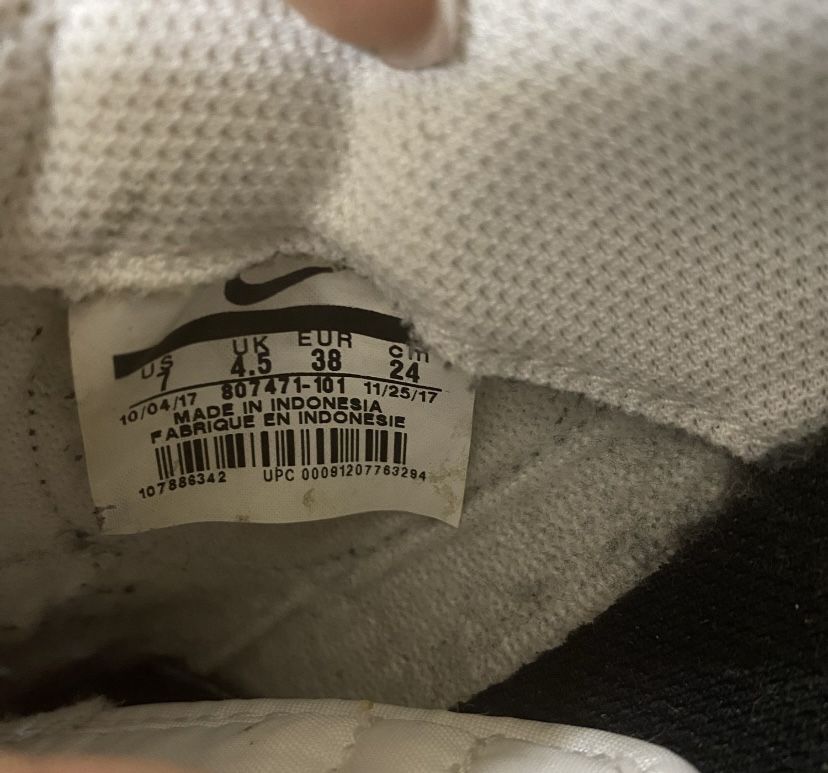 Nike Cortez и Air max 38 номер