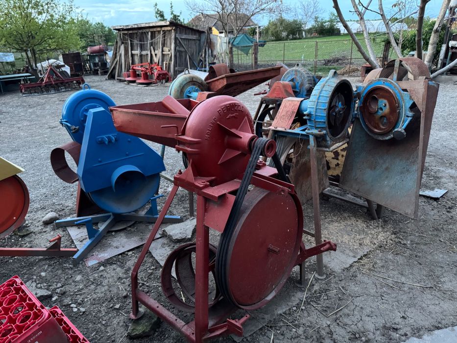 Moară cu ciocanele după tractor pentru cereale și lucernă