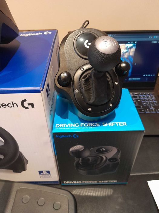 Волан с педали и скоростен лост G29