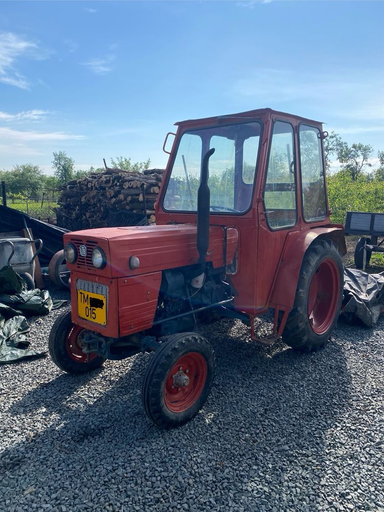 Tractor Universal U 445 VR