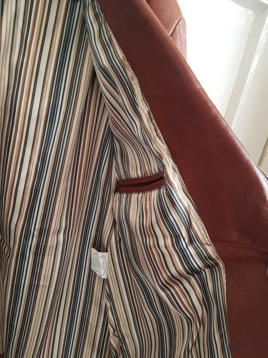 Продаеться кожанная куртка CARMEN