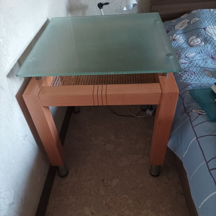 Продам кухонный  стол в хорошем состоянии