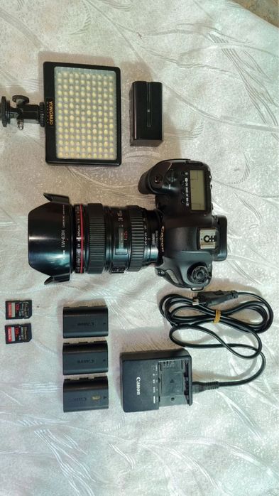 5D Mark srochno sotiladi