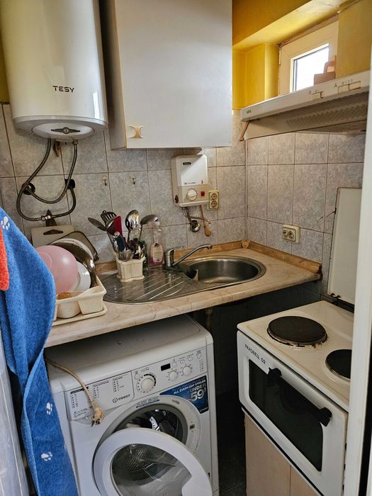 Давам под наем 38 кв./м гарсониера(боксониера). Наем 585 лв.(300 евро)