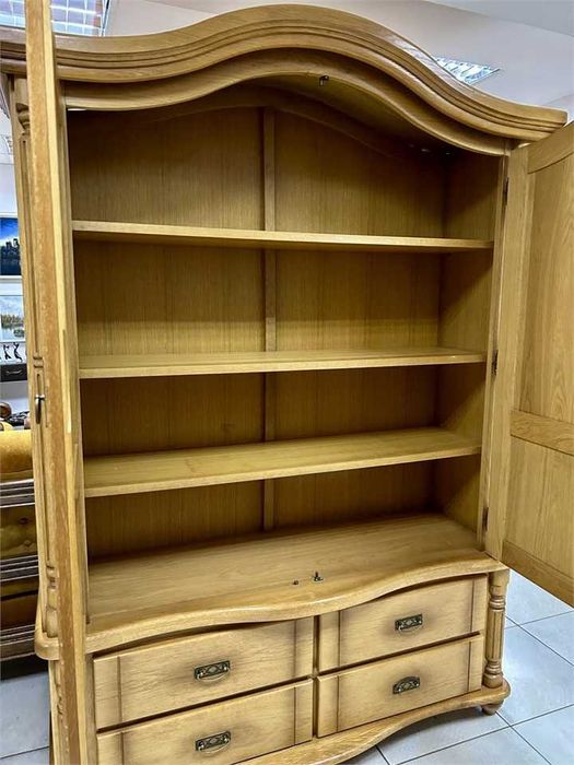 Масивен дървен шкаф Холандия