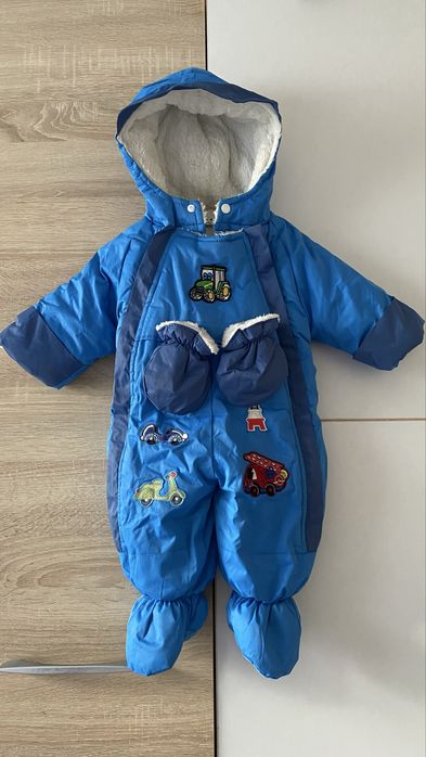 Combinezon nou îmblănit 6–12 luni, cu mănuși detașabile