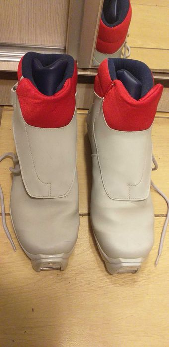 Clapari ski Nr. 41,sistem pridere NNN/NIT/Boots schi de iarna