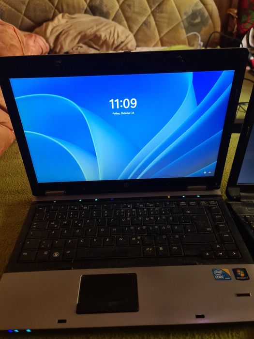 Laptopuri hp si fujitsu