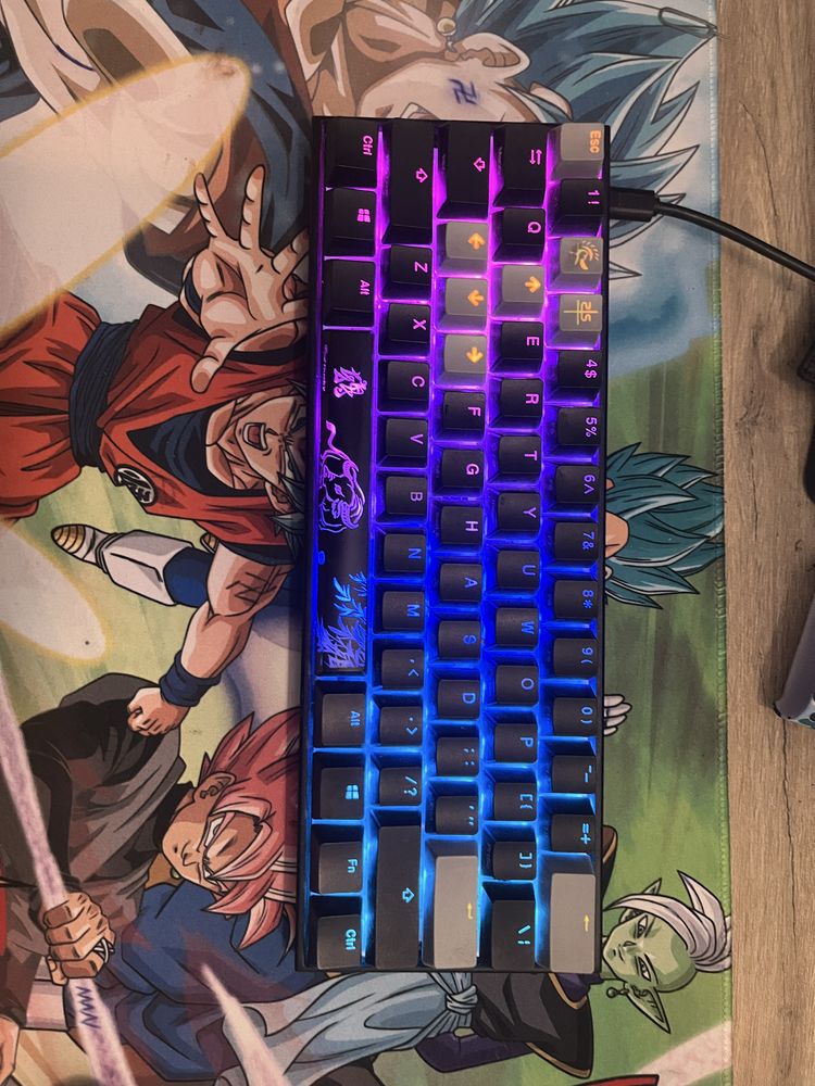 Ducky mecha mini cherry mx blue switches