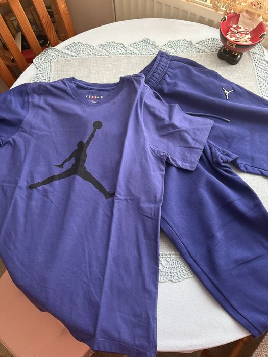 Комплект долно и тениска от nike на jordan