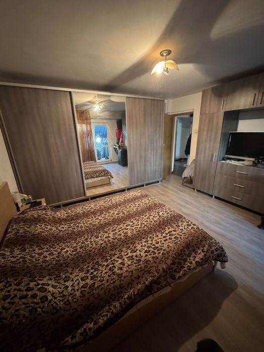 VÂNZARE apartament 4 camere, 92mp, Decomandat, Petre Ispirescu 31
