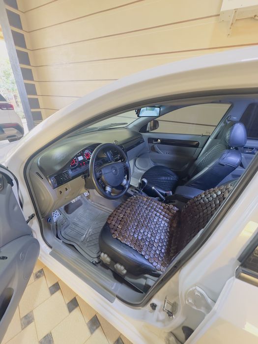 Gentra sotiladi 3 poz