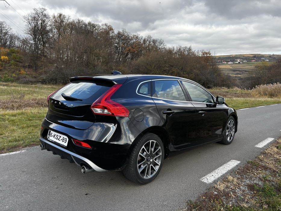 Volvo V40 R design - 2013