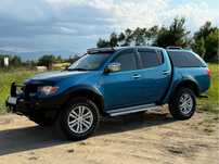 Mitsubishi L200 Warrior gen Toyota Hilux sau Navara Amarok Nissan