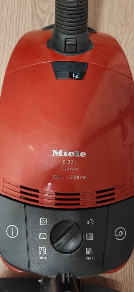 Aspirator Miele Tango s711