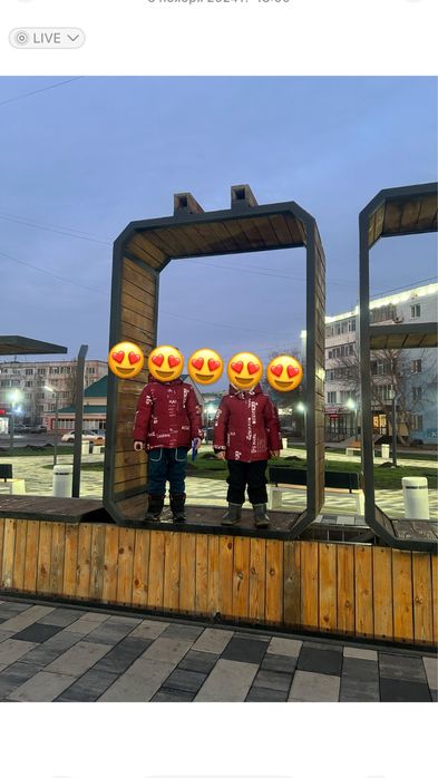 Продам зимние детскую  куртку 2шт