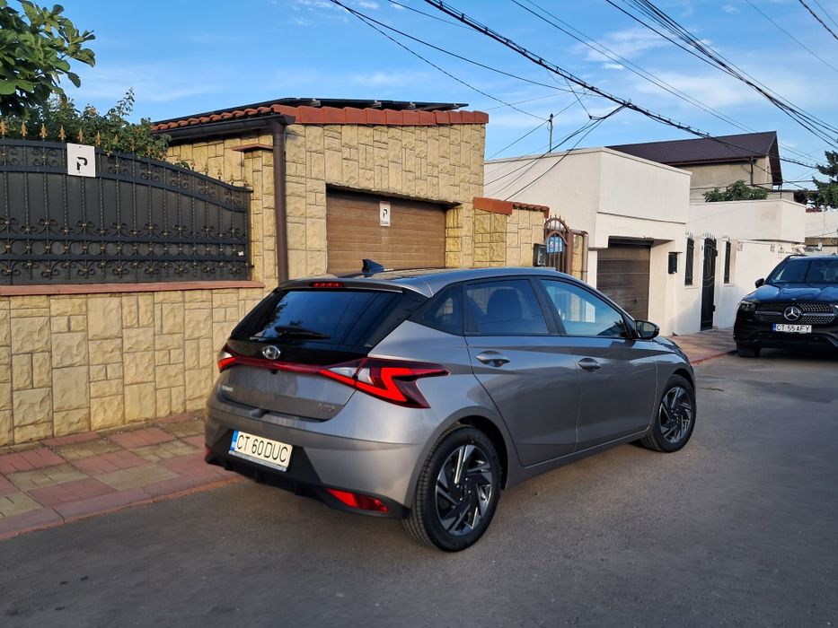 HYUNDAI I20 * *  13.350 € **  2021  * *  13 .000 KM ** Full - LED LINE