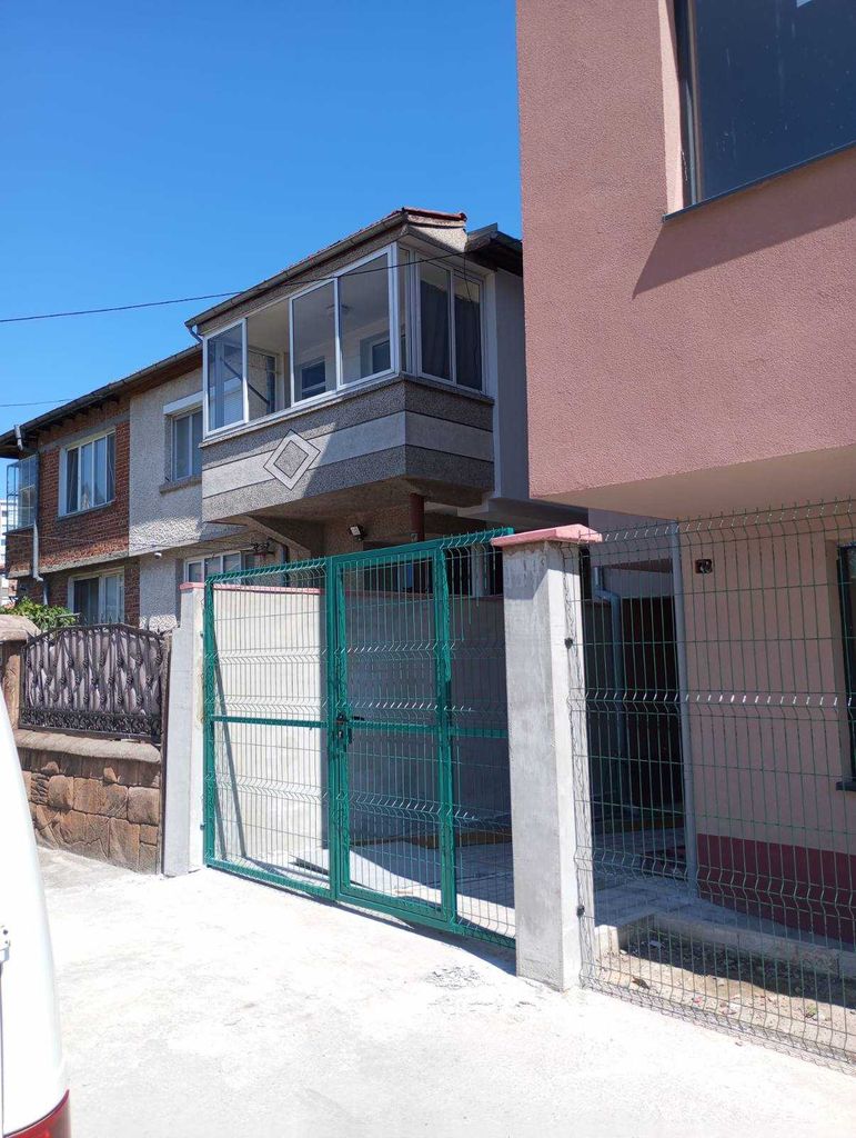 Продава се Тристаен апартамент в Бургас, Меден рудник - зона Г - 84 кв.м за 834 €/кв.м - Снимка #1