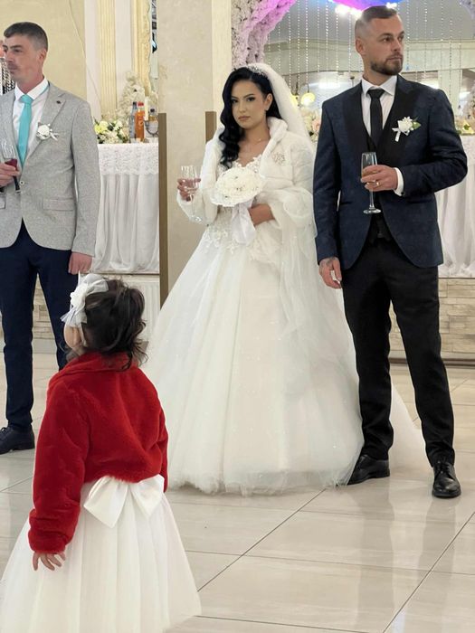 Vând rochie de mireasă