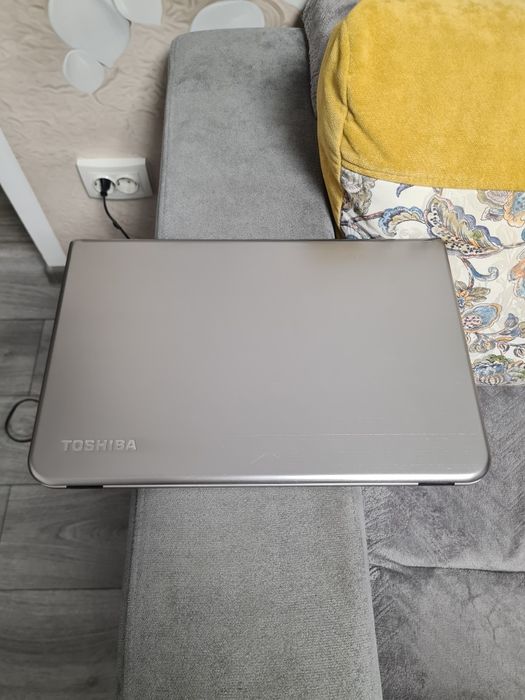 Laptop Toshiba Amd A6 quad core 8gb hdd 500gb 15,6"led slim hd
