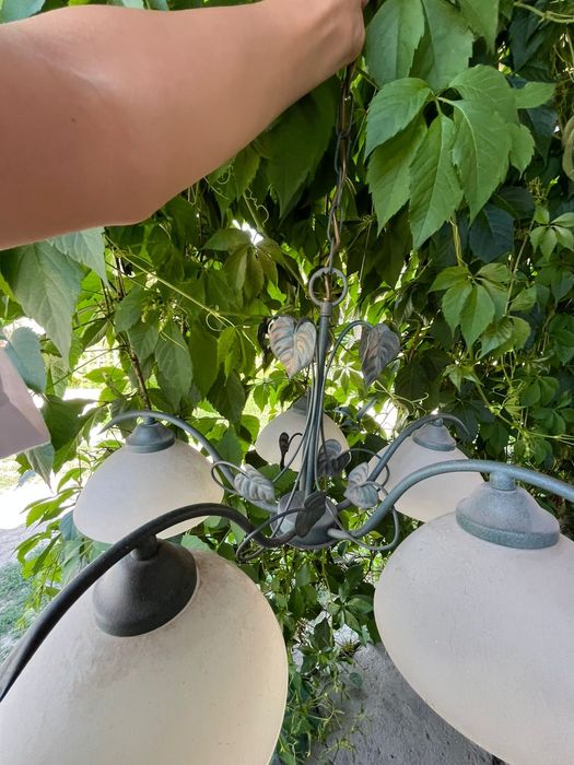 Продам люстры 5 ламп