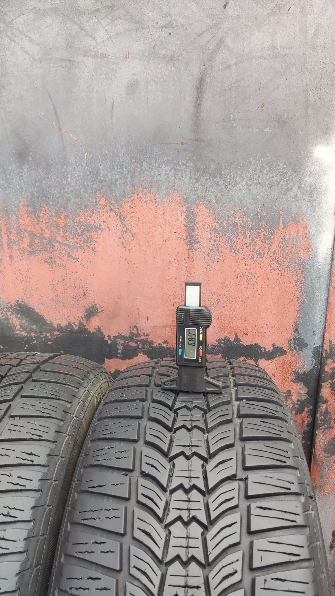 2бр. зимни гуми 205/60/16 Sava Eskimo HP2 
dot3821
6.8mm
Добро състоян
