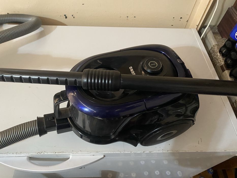 Продам пилесос в хорошим состаяние