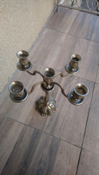 Sfesnic deosebit cu 5 brate.