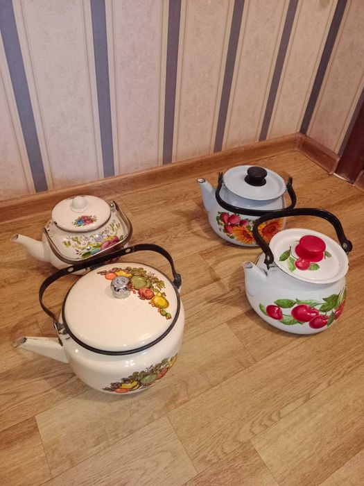 Продам чайники на 3 л в хорошем состоянии