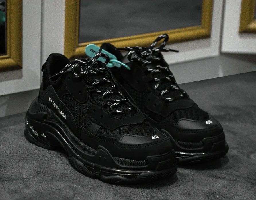 balenciaga  triple s